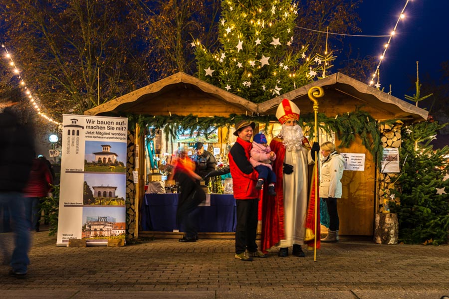 Teehaus-Stand auf dem Adventsmarkt